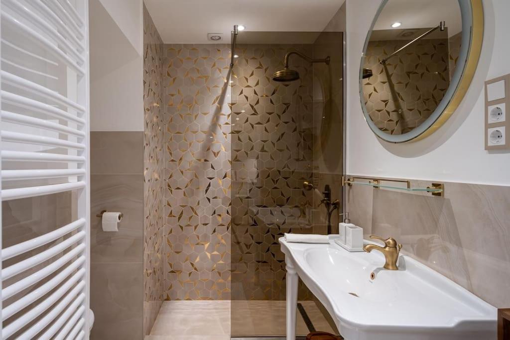 Orangehomes Luxury Apartment Next To Gellert Hill 부다페스트 외부 사진